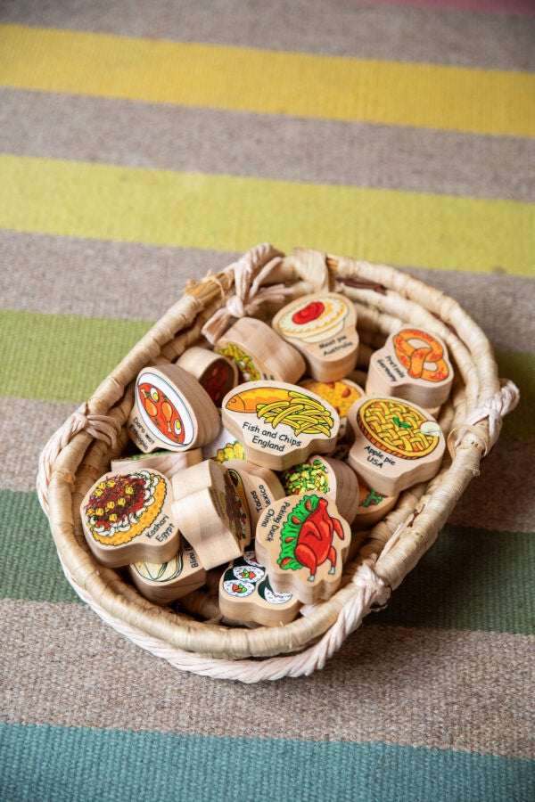 THE FRECKLED FROG - Food Around The World - Wooden